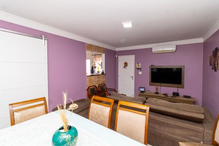 Casa à venda com 266m², 4 quartos e 3 vagasSala