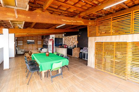 Casa à venda com 266m², 4 quartos e 3 vagasTerraço Gourmet