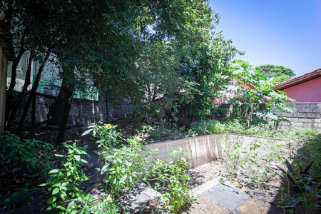 Casa à venda com 400m², 2 quartos e 1 vaga Casa à venda com 400m², 2 quartos e 1 vagaQuintal