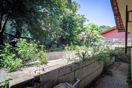 Casa à venda com 400m², 2 quartos e 1 vaga Casa à venda com 400m², 2 quartos e 1 vagaQuintal