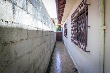 Casa à venda com 400m², 2 quartos e 1 vaga Casa à venda com 400m², 2 quartos e 1 vagaCorredor