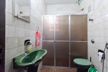 Banheiro social de casa à venda com 2 quartos, 400m² em São Salvador, Belo Horizonte