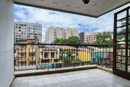 Apartamento à venda com 85m², 2 quartos e 1 vaga Apartamento à venda com 85m², 2 quartos e 1 vagaVaranda