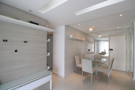 Sala de apartamento para alugar com 2 quartos, 80m² em Barra Olímpica, Rio de Janeiro