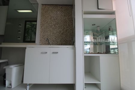 Apartamento à venda com 80m², 2 quartos e 1 vagaSala - Varanda