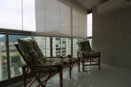 Apartamento à venda com 80m², 2 quartos e 1 vagaSala - Varanda