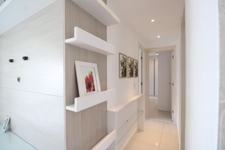 Sala - Corredor de apartamento para alugar com 2 quartos, 80m² em Barra Olímpica, Rio de Janeiro