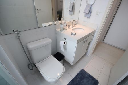 Apartamento à venda com 80m², 2 quartos e 1 vagaBanheiro da suíte