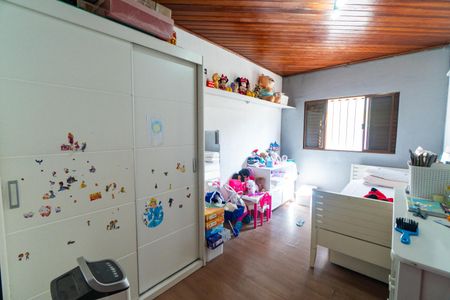 Casa à venda com 240m², 3 quartos e 2 vagasQuarto 1