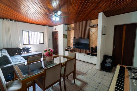 Sala de casa à venda com 3 quartos, 240m² em Vila Guarani (zona Sul), São Paulo