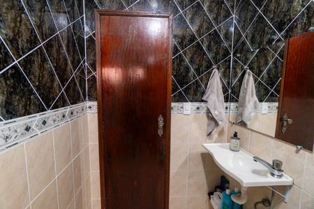 Casa à venda com 240m², 3 quartos e 2 vagasBanheiro Social