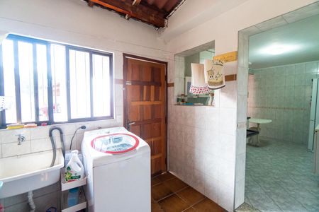 Casa à venda com 240m², 3 quartos e 2 vagasÁrea de Serviço