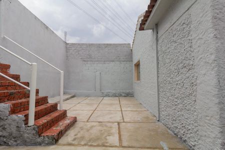 Casa para alugar com 71m², 3 quartos e sem vagaQuintal