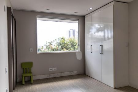 Casa à venda com 487m², 6 quartos e 6 vagasCasa 2 - Suíte 2