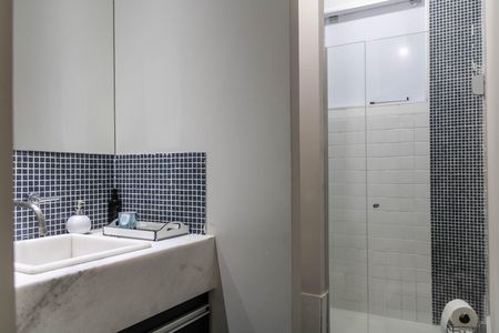 Casa à venda com 487m², 6 quartos e 6 vagasCasa 1 - Banheiro Social