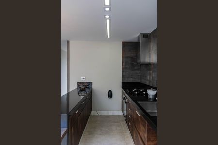 Casa à venda com 487m², 6 quartos e 6 vagasCasa 2 - Cozinha