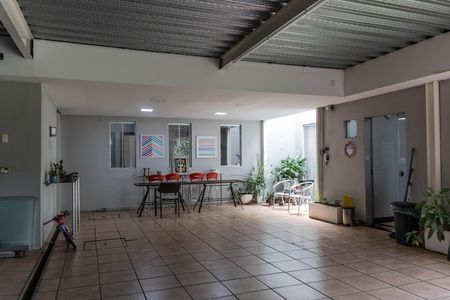 Casa à venda com 487m², 6 quartos e 6 vagasCasa 1 - Área Externa