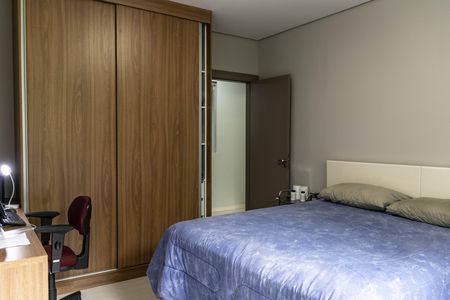 Casa à venda com 487m², 6 quartos e 6 vagasCasa 1 - Quarto 1