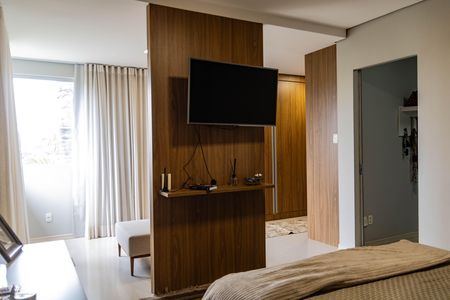 Casa à venda com 487m², 6 quartos e 6 vagasCasa 1 - Suíte