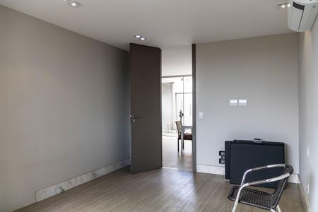 Casa à venda com 487m², 6 quartos e 6 vagasCasa 2 - Suíte 2