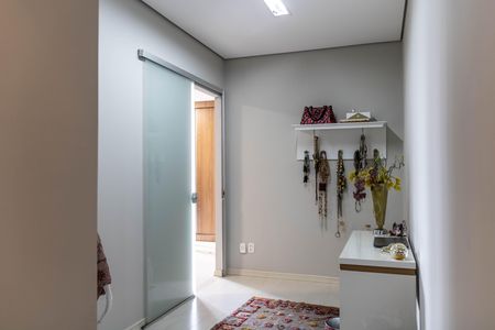Casa à venda com 487m², 6 quartos e 6 vagasCasa 1 - Closet