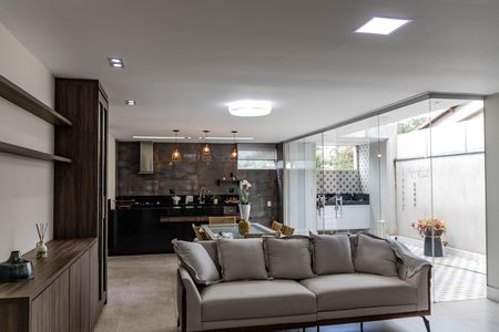 Casa à venda com 487m², 6 quartos e 6 vagasCasa 2 - Sala
