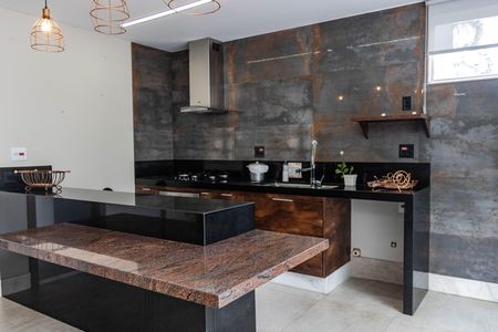 Casa à venda com 487m², 6 quartos e 6 vagasCasa 2 - Cozinha