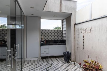 Casa à venda com 487m², 6 quartos e 6 vagasCasa 2 - Área de Serviço