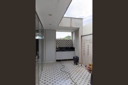 Casa à venda com 487m², 6 quartos e 6 vagasCasa 2 - Área de Serviço