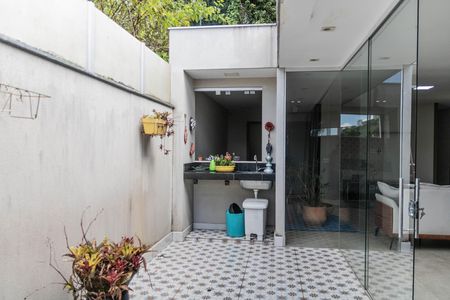 Casa à venda com 487m², 6 quartos e 6 vagasCasa 2 - Área de Serviço