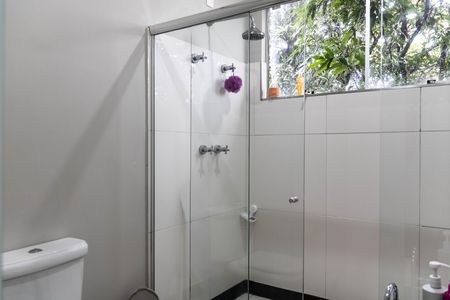 Casa à venda com 487m², 6 quartos e 6 vagasCasa 1 - Banheiro da Suíte