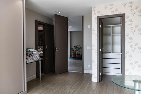 Casa à venda com 487m², 6 quartos e 6 vagasCasa 2 - Suíte 1