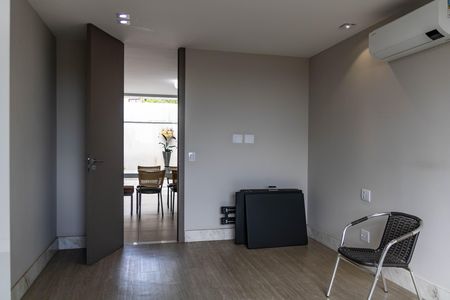 Casa à venda com 487m², 6 quartos e 6 vagasCasa 2 - Suíte 2