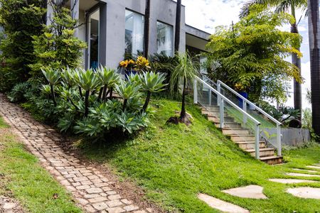Casa à venda com 487m², 6 quartos e 6 vagasEntrada