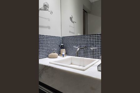 Casa à venda com 487m², 6 quartos e 6 vagasCasa 1 - Banheiro Social