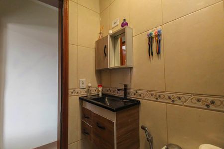 Casa à venda com 85m², 2 quartos e 2 vagasBanheiro