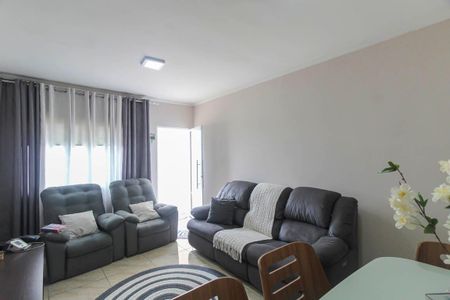 Casa à venda com 85m², 2 quartos e 2 vagasSala