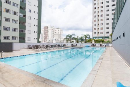 Apartamento à venda com 70m², 3 quartos e 2 vagas Apartamento à venda com 70m², 3 quartos e 2 vagasÁrea comum - Piscina