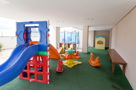 Apartamento à venda com 70m², 3 quartos e 2 vagas Apartamento à venda com 70m², 3 quartos e 2 vagasÁrea comum - Playground