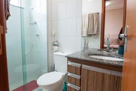 Apartamento à venda com 70m², 3 quartos e 2 vagas Apartamento à venda com 70m², 3 quartos e 2 vagasBanheiro da Suíte