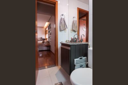 Apartamento à venda com 70m², 3 quartos e 2 vagas Apartamento à venda com 70m², 3 quartos e 2 vagasBanheiro Social