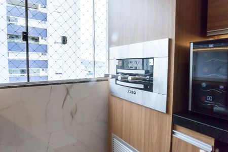 Apartamento à venda com 70m², 3 quartos e 2 vagas Apartamento à venda com 70m², 3 quartos e 2 vagasVaranda gourmet