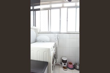 Apartamento à venda com 70m², 3 quartos e 2 vagas Apartamento à venda com 70m², 3 quartos e 2 vagasÁrea de Serviço