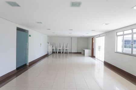 Apartamento à venda com 70m², 3 quartos e 2 vagas Apartamento à venda com 70m², 3 quartos e 2 vagasÁrea comum - Salão de festas