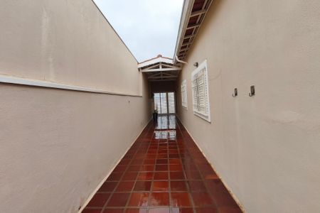 Casa à venda com 160m², 3 quartos e 2 vagas Casa à venda com 160m², 3 quartos e 2 vagasCorredor - Quintal