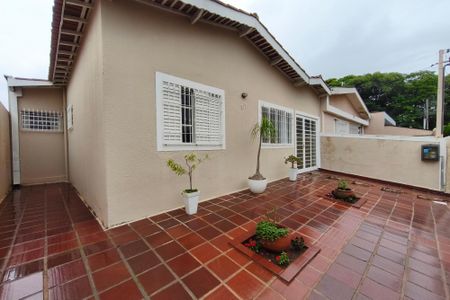 Casa à venda com 160m², 3 quartos e 2 vagas Casa à venda com 160m², 3 quartos e 2 vagasQuintal