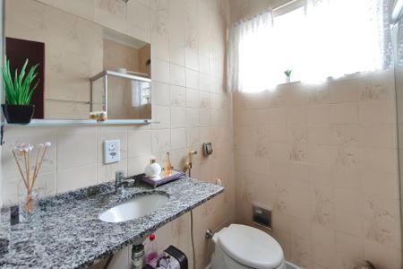 Casa à venda com 160m², 3 quartos e 2 vagas Casa à venda com 160m², 3 quartos e 2 vagasBanheiro Social