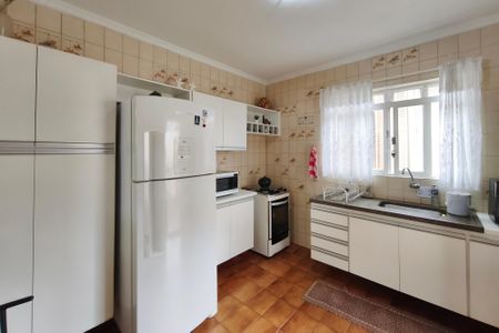 Casa à venda com 160m², 3 quartos e 2 vagas Casa à venda com 160m², 3 quartos e 2 vagasCozinha