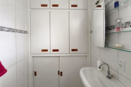 Casa à venda com 160m², 3 quartos e 2 vagas Casa à venda com 160m², 3 quartos e 2 vagasBanheiro Suíte