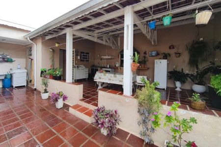 Casa à venda com 160m², 3 quartos e 2 vagas Casa à venda com 160m², 3 quartos e 2 vagasQuintal - Área gourmet